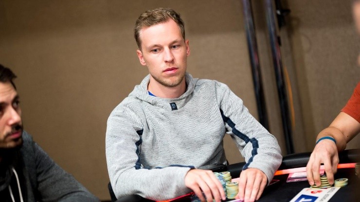 Simon Mattsson assumiu a liderança do ranking de poker online (Foto: Danny Maxwell/EPT)
