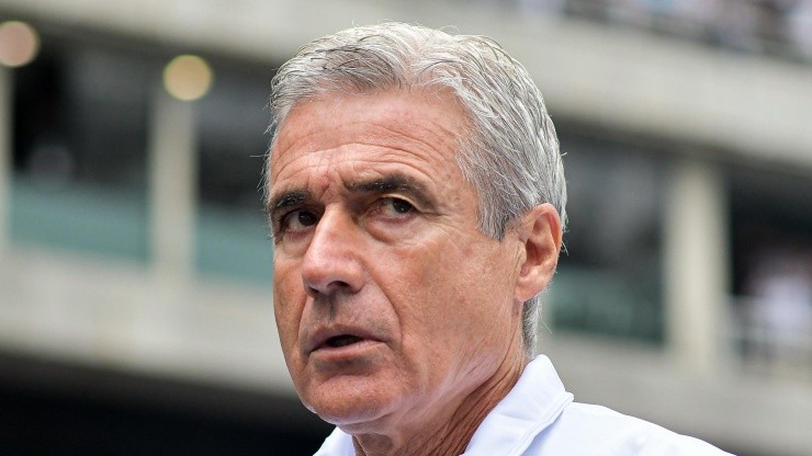 Grêmio disputa com Corinthians contratação de jogador