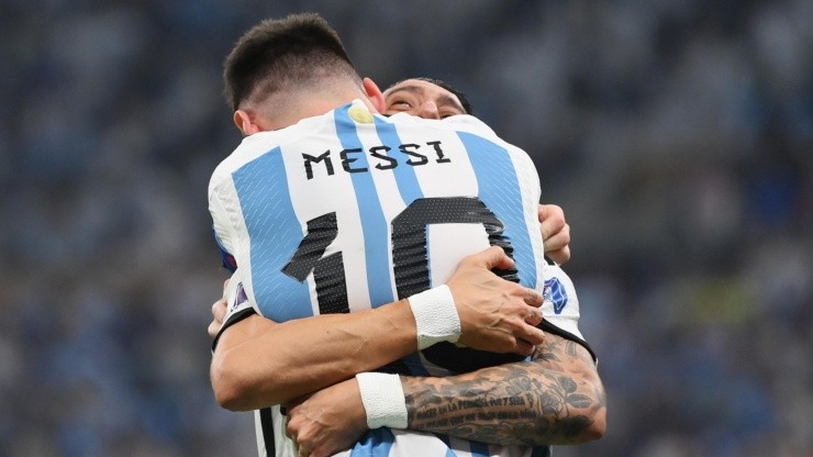 Foto: Dan Mullan/Getty Images - Messi e Di María estão juntos na Seleção desde 2008.