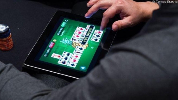 Jogar poker online no Brasil favorece o estilo de vida saudável (Foto: Getty images)