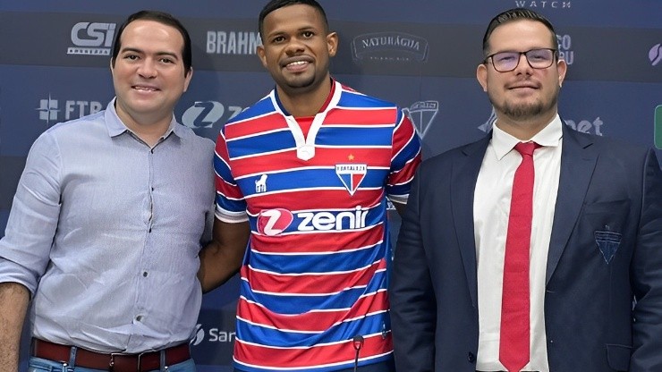 Júnior Santos foi apresentado no Fortaleza - Foto: Lucas Catrib/Fortaleza EC