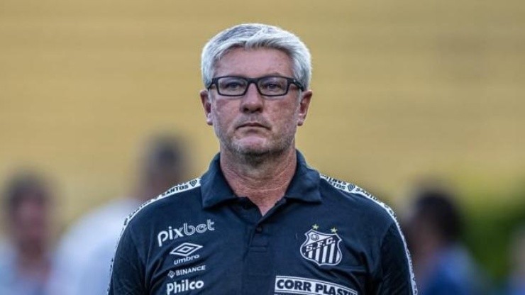 Foto: Reprodução/Santos FC - Odair Hellmann é o técnico do Santos em 2023