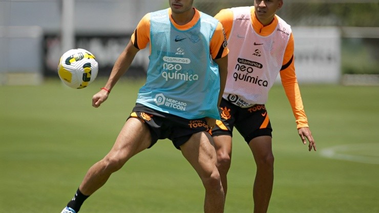 Fausto Vera e Victor Cantillo em treino do Corinthians - Foto: Rodrigo Coca/Agência Corinthians