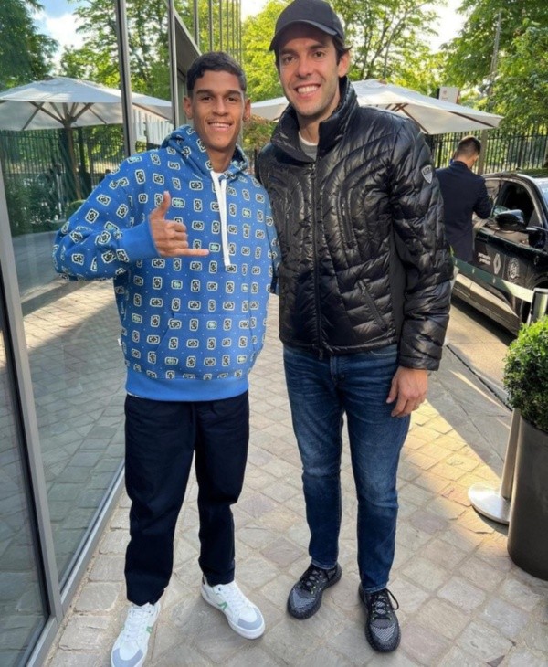 Reprodução/Instagram oficial do Luva de Pedreiro - Iran posa ao lado de Kaká.
