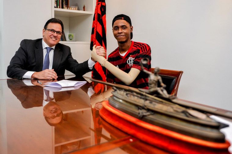 Em maio, Rodrigo Dunshee já havia fechado acordo com Jhonata Ventura