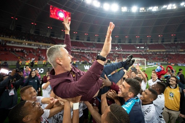 Tiago Nunes elevou o patamar do Athletico-PR e chega ao Corinthians para reestruturar um estilo de jogo que perdura desde os tempos de Mano Menezes