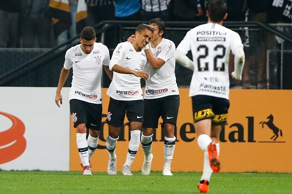 No Campeonato Brasileiro, Pedrinho marcou a mesma quantidade gols do que Vagner Love e Gustagol. Foram cinco de cada, totalizando quinze