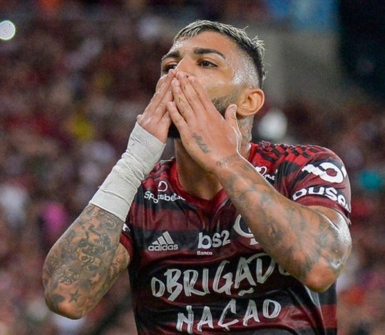 Em meio ao caos, futuro de Gabifol segue incerto