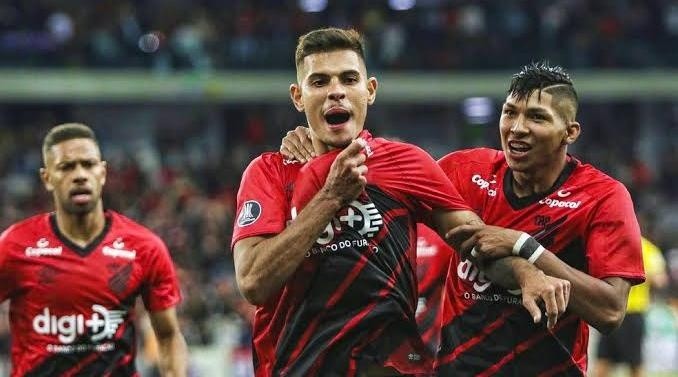 Bruno Guimarães se reapresentará no Lyon em fevereiro