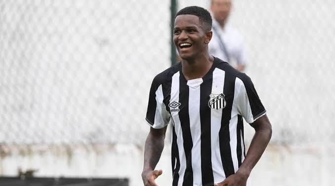 Reyner pode fazer nesta quinta-feira (30) sua estreia pelo Santos.