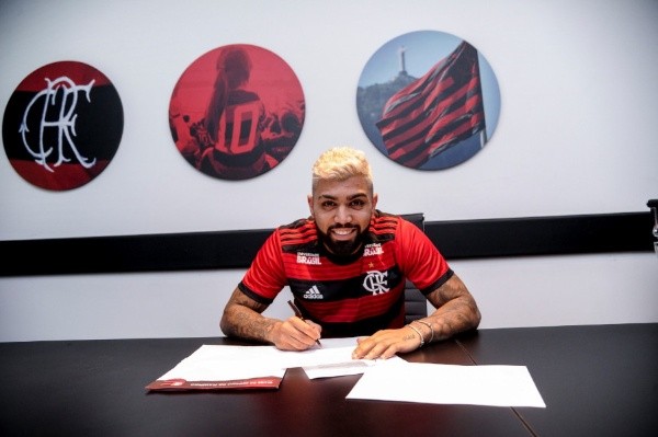 Gabigol assinou por quatro temporadas com o Mengão Foto: Marcelo Cortes / CRF