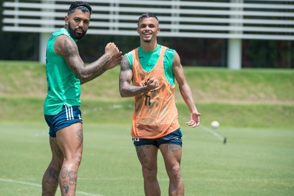 Jogadores enfrentam sessão de treinos neste domingo (02)    Foto: Alexandre Vidal / CRF