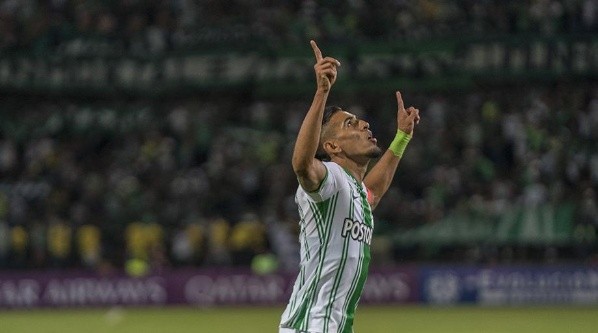 Negociação com lateral direito esfriou após pedida alta dos colombianos