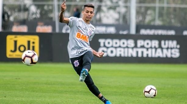 Pedrinho não agradou ainda o técnico Tiago Nunes