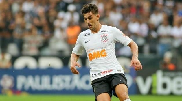 Danilo Avelar deve ser improvisado para a zaga nesta temporada. Foto: Daniel Augusto/ Agência Corinthians.