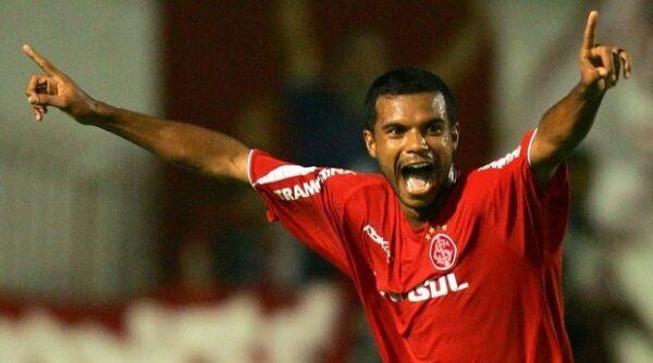 Rubens Cardoso conquistou a Libertadores e o Mundial com o Internacional