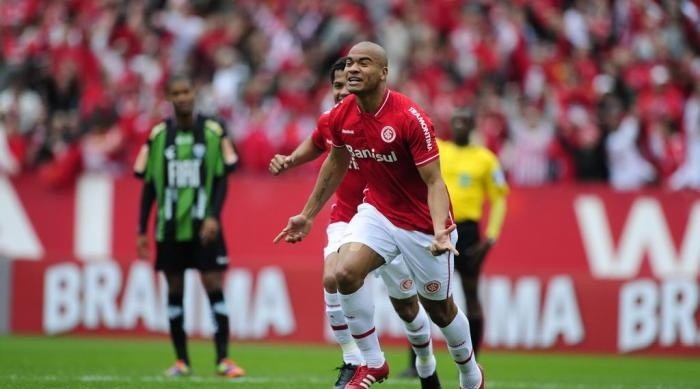 Rodrigo Moledo é alvo do Fluminense para a sequência da temporada. Foto: Divulgação/Twitter