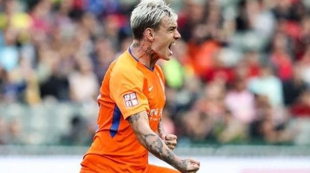 Andrés Sanchez quer a contratação do atacante Róger Guedes