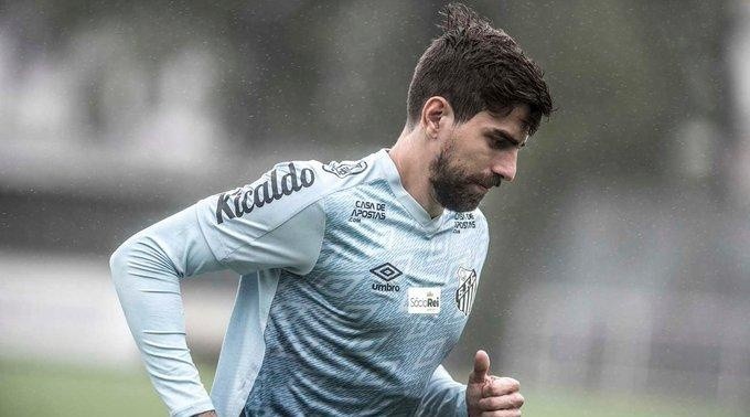 Luan Peres treina com futuro incerto no Santos. (Foto: Ivan Storti/Santos FC)