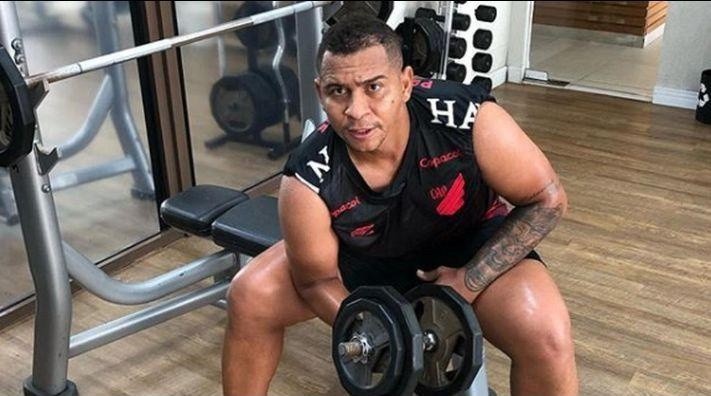 Walter temse dedicado nos treinamentos no CT da Caju