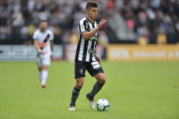Fernando pode ser negociado com clube da Europa – Foto: Vitor Silva/Botafogo.