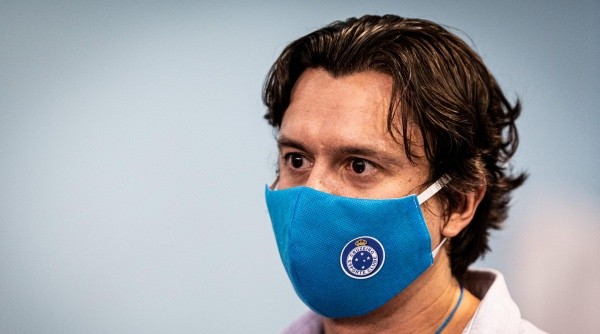 Eleição presidencial do Cruzeiro no Ginásio Poliesportivo Dona Salomé, em Belo Horizonte. Foto: Gustavo Aleixo/Cruzeiro IMPORTANTE: Imagem destinada a uso institucional e divulgação, seu uso comercial está vetado incondicionalmente por seu autor e o Cruzeiro Esporte Clube. IMPORTANT: image intended for institutional use and distribution. Commercial use is prohibited unconditionally by its author and Cruzeiro Esporte Clube.