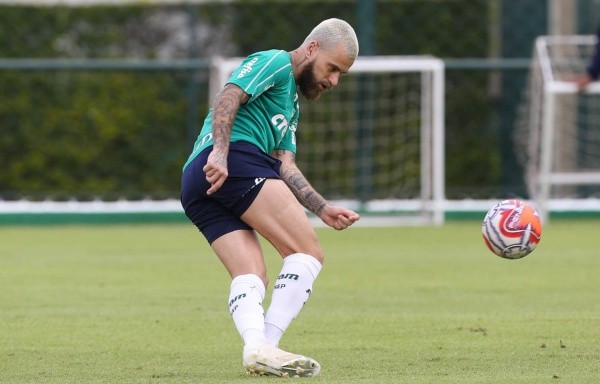 Lucas Lima tem sido alvo de críticas da torcida do Verdãopor não render o esperado no meio de campo (Foto: César Greco / Ag. Palmeiras)