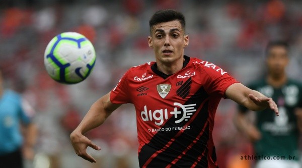 Cittadini: jogador pode ter posição modificada no Furacão (Foto: Miguel Locatelli/Athletico)