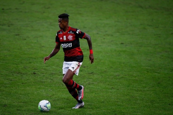 Bruno Henrique em campo pelo Flamengo. (Foto: Getty Images)