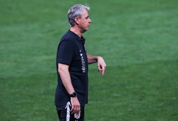 Tiago Nunes não está mais no comando do Timão. (Foto: Getty Images)