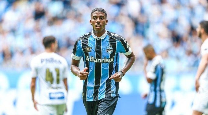 Jean Pyerre pode estar de saída do Grêmio. Foto: Lucas Merçom/Grêmio