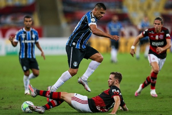Grêmio enfrentando o Flamengo. (Foto: Getty Images)