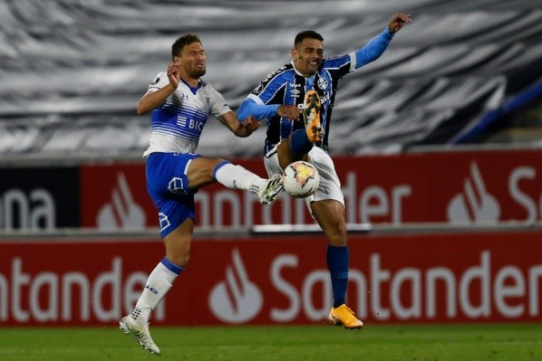 Diego Souza em campo pelo Grêmio nesta Libertadores. (Foto: Getty Images)