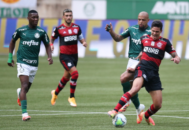 palmeiras em campo contra o Flamengo, pelo Brasileirão. (Foto: Getty Images)