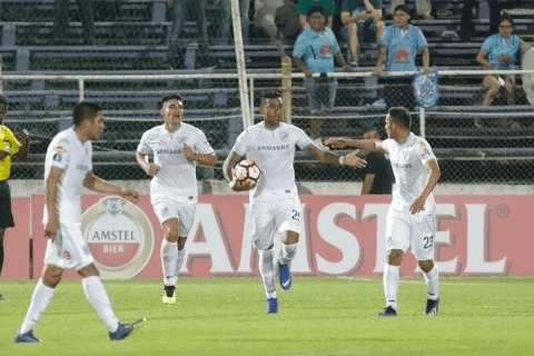 Bolivianos ainda sonham com a classificação. (Foto: Getty Images)