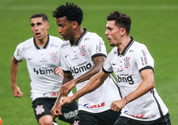 O Corinthians não vence há cinco jogos - (Getty Images)