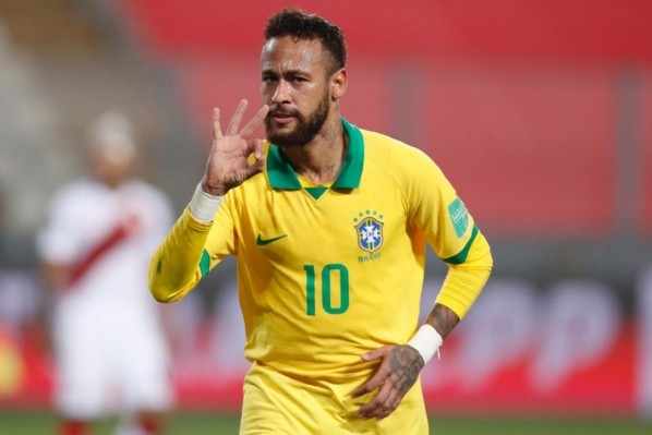 Adulto Ney com a camisa 10 da amarelinha — Foto: Getty Images