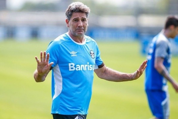 Renato Portaluppi: técnico deseja um volante de contenção (Foto: Lucas Uebel/Grêmio)