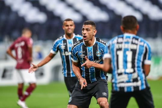 Grêmio está brigando para se aproximar dos 'líderes'. (Foto: Getty Images)