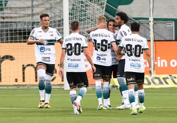 Após vencer o Palmeiras, Coritiba agora enfrenta o Santos. Foto: Getty Images