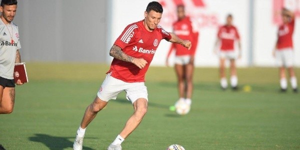 Musto, nos planos de Coudet, pode voltar ao time. Foto: Ricardo Duarte / Inter