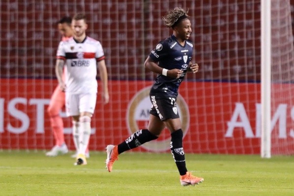 Preciado se destacou enfrentando o Flamengo — Foto: Getty Images