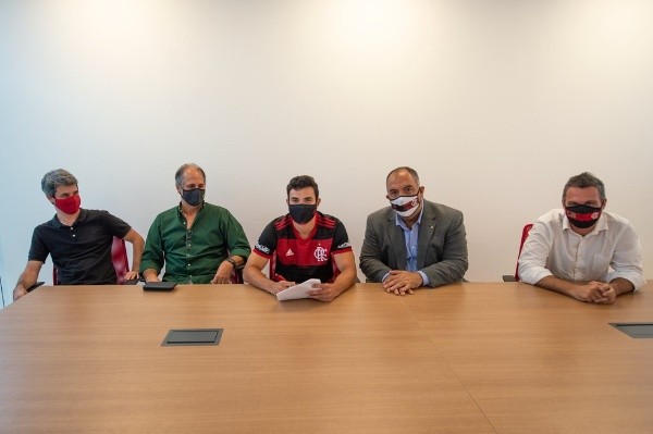 Nos planos, Daniel Cabral renovou com o Rubro-Negro. Foto: Daniel Cabral/Flamengo 