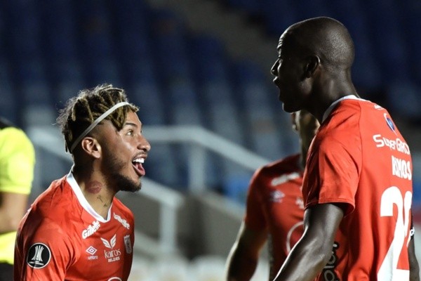 Jogadores do América de Cali comemoram gol na Libertadores. Foto: Getty Images
