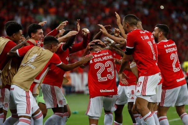 Jogadores do Internacional comemoram gol contra o Universidad Católica. Foto: Getty Images