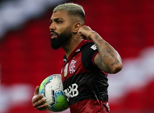 Gabriel Barbosa comemorando gol pelo Flamengo. (Foto: Getty Images)