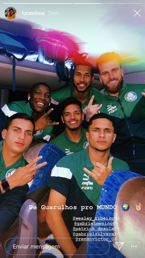 Meia fez postagem com os jovens após a vitória - Foto: Reprodução/Instagram.