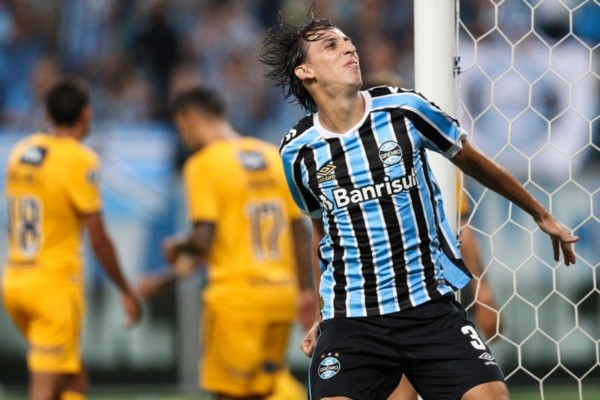 Geromel vibra muito após gol do Grêmio. Foto: Getty Images Geromel vibra muito após gol do Grêmio. Foto: Getty Images