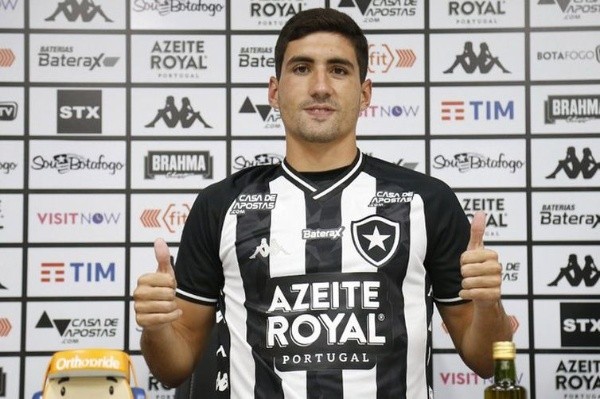 Barrandeguy, fora dos planos, deve ser emprestado. Foto: Divulgação/Botafogo 