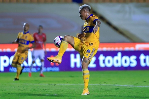 Vargas já não é prioridade no Atlético — Foto: Getty Images